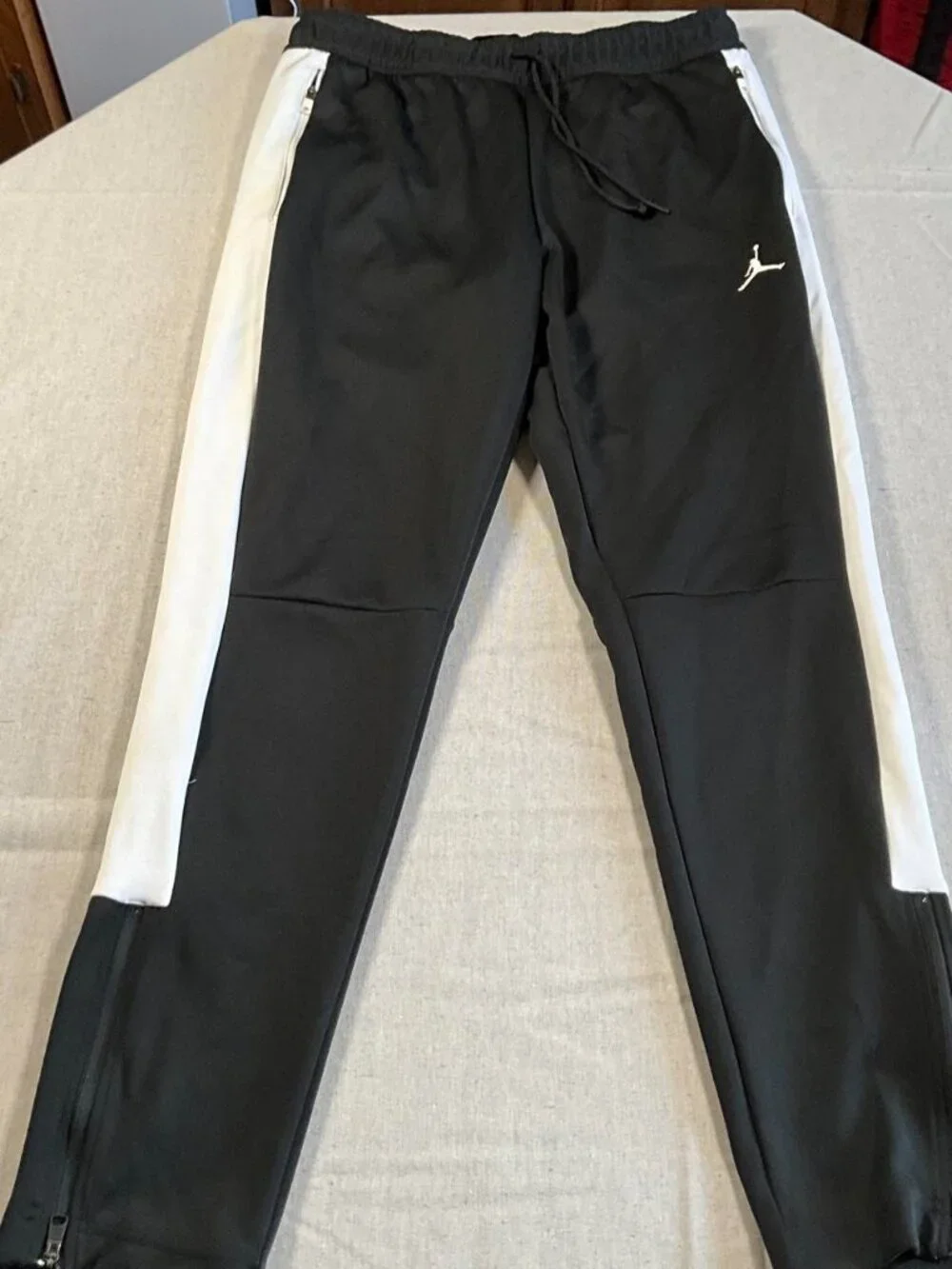 Mens Jordan Dri Fit Black White Athletic Track Pant Joggers (Medium)